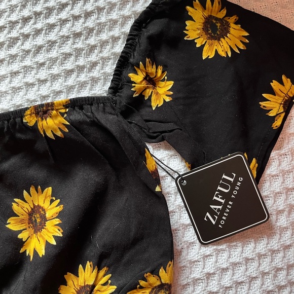 SOLD Sunflower Matching Set 🌻 - Picture 2 of 5
